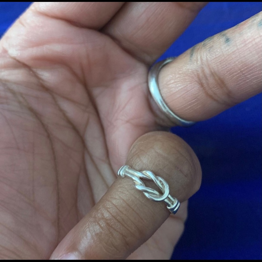 Love knot toe ring
